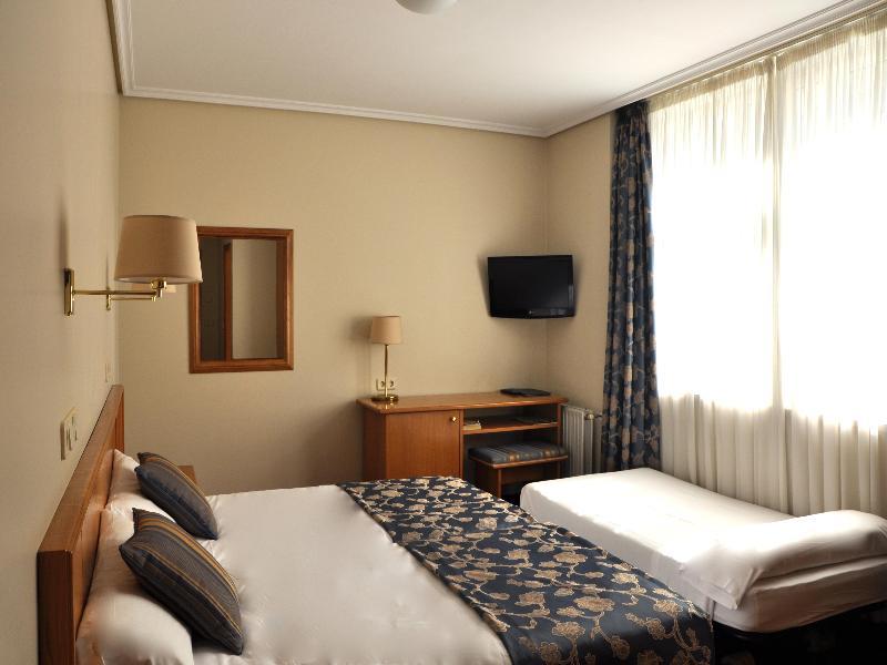 Hotel Crunia I א-קורוניה מראה חיצוני תמונה
